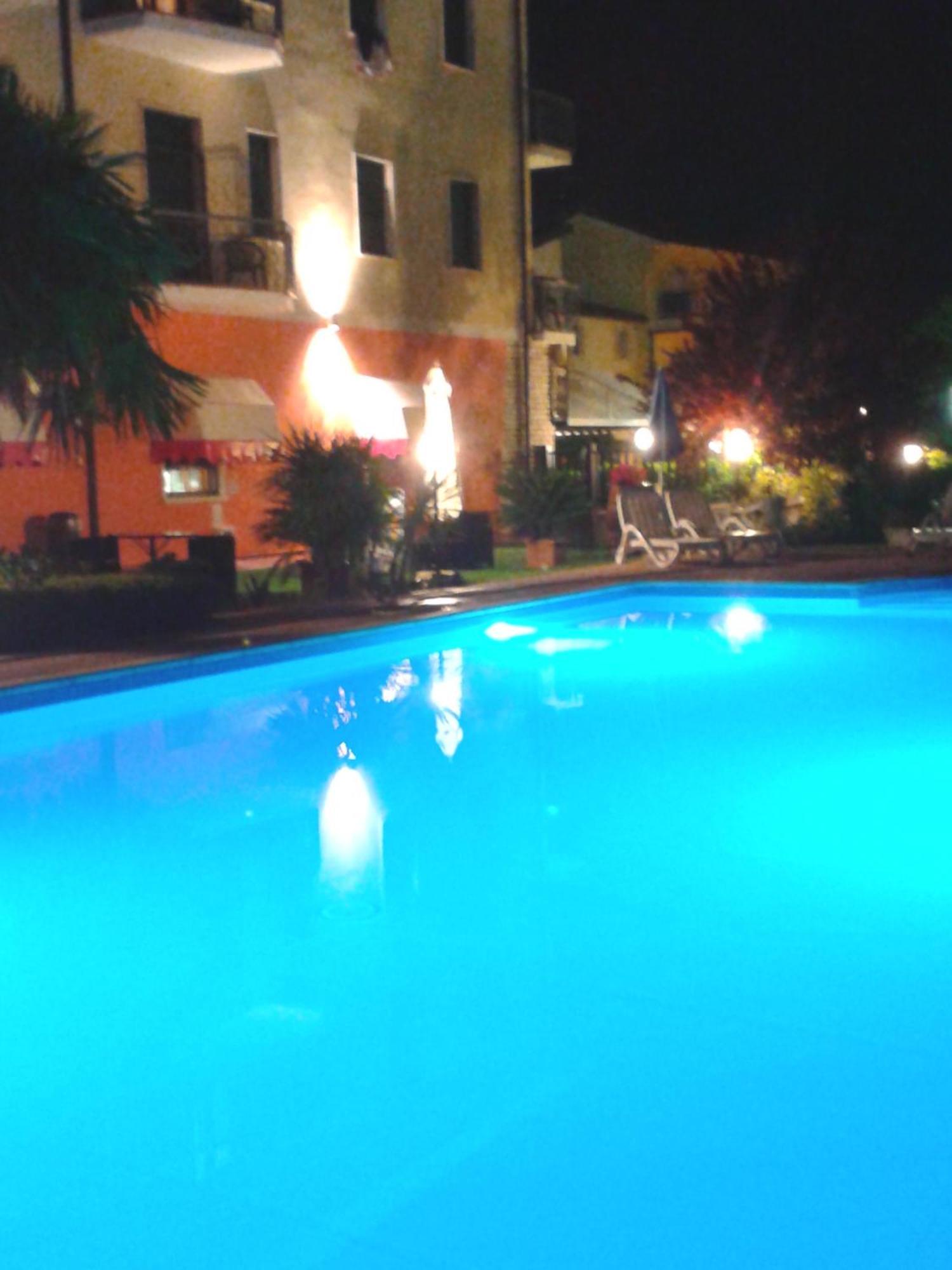 Hotel Fornaci 페스키에라델가르다 외부 사진